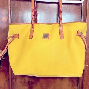 Dooney & Bourke tote